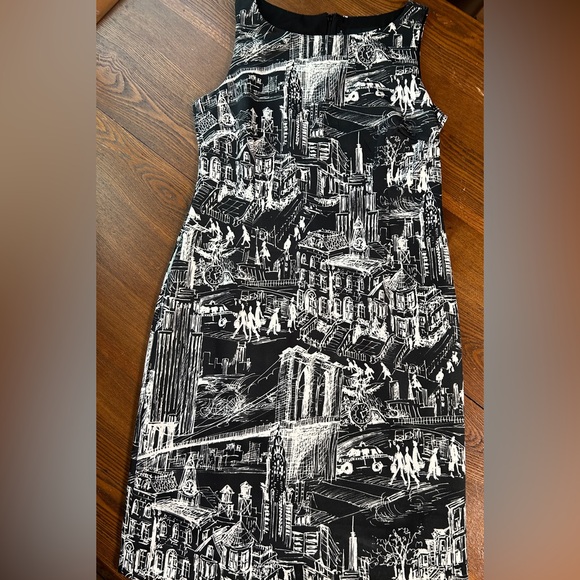 Sleeveless dress - Picture 1 of 3